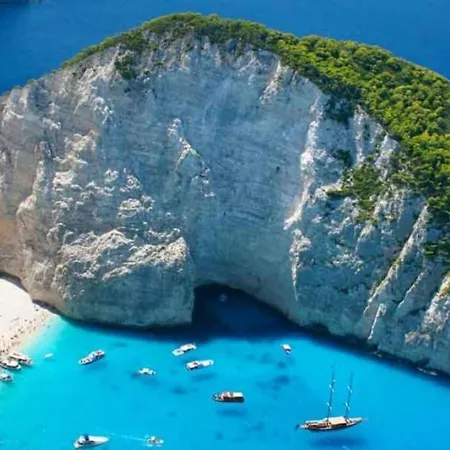 Avouris 2 Bedroom & Apartment