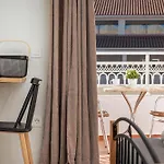 Avouris 2 Bedroom & 아파트 *