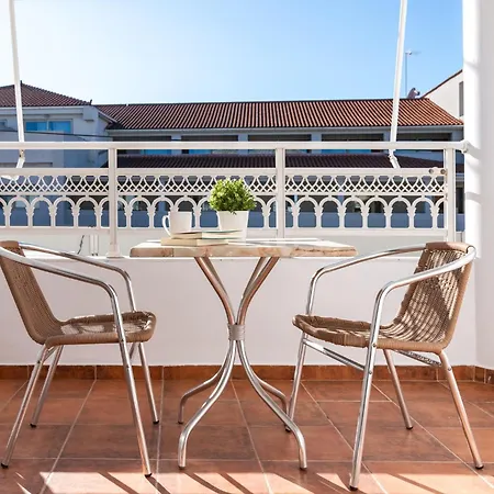 Avouris 2 Bedroom & Apartman Plánosz