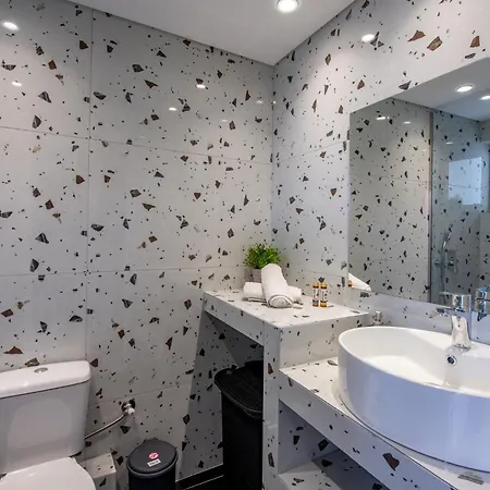 Avouris 2 Bedroom & *