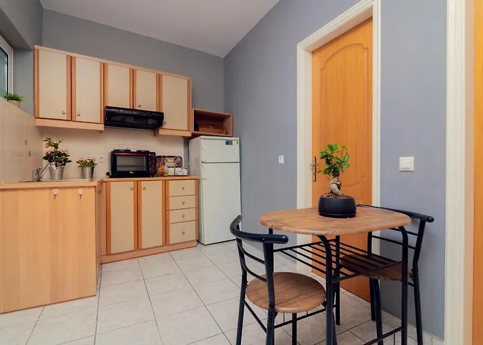 Avouris 2 Bedroom & Plános