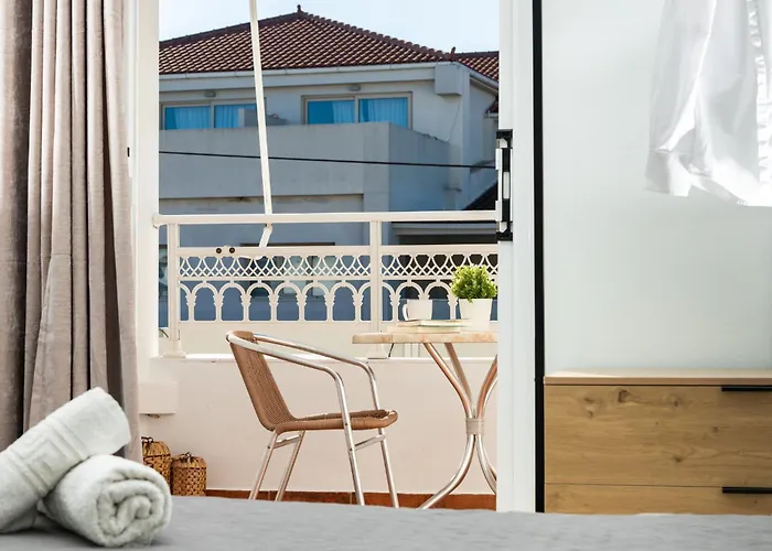 Avouris 2 Bedroom & アパート